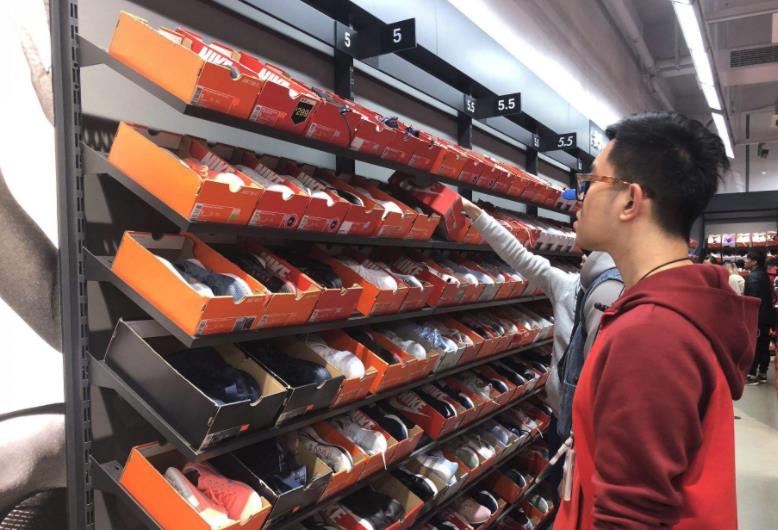 在这些地方、这些时间点买耐克的衣服鞋子，最多能省下一半的钱