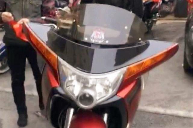 自带空调摩托车,装有空调的摩托车