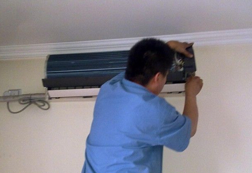 没维修好给不给上门费,没上门维修就要先收费合法吗