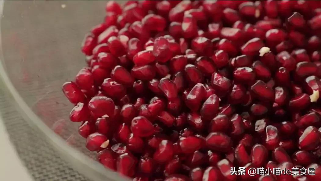 它火遍韩国私房圈，红宝石奶油芝士蛋糕，咬一口得多少钱？