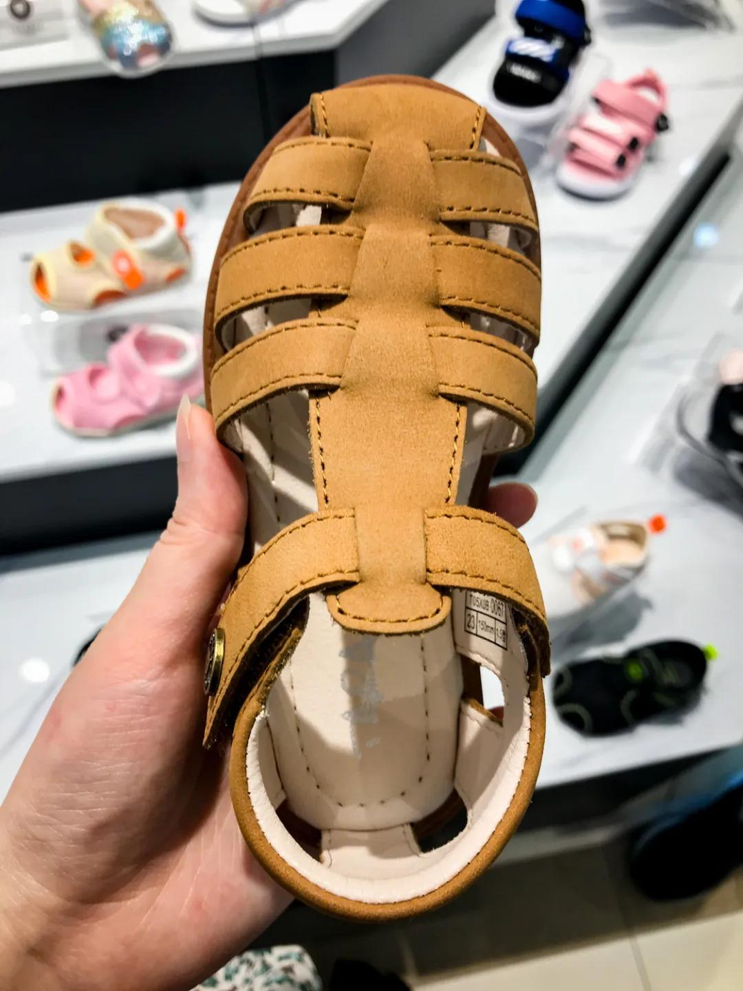 儿童哪一款凉鞋最好,哪个牌子的儿童凉鞋好穿推荐