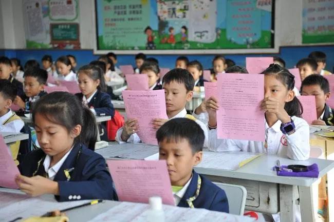 冬季事故预防‖交通安全进校园校警合力保平安