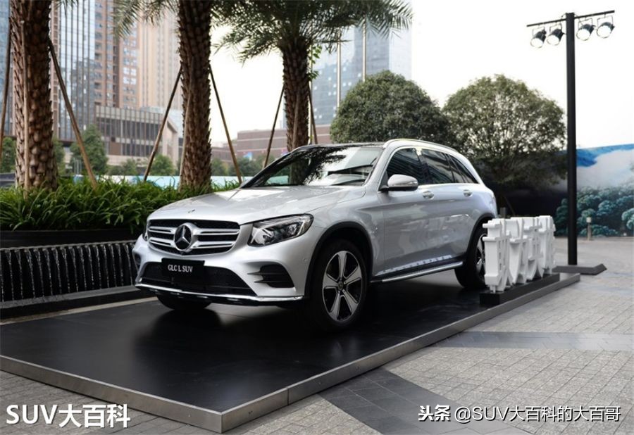 脚底很软怎么回事啊,脚底软怎么回事