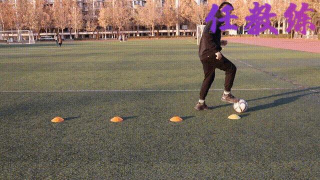 足球运球绕杆教学及训练方法,足球绕杆中考标准动作视频示范