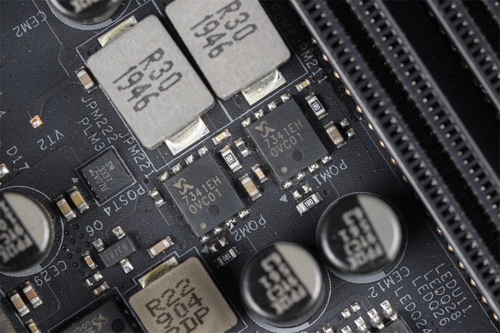 鍗庢搸z490aqua姘村喎瑁呮満,娣卞害瑙f瀽鍗庢搸z490