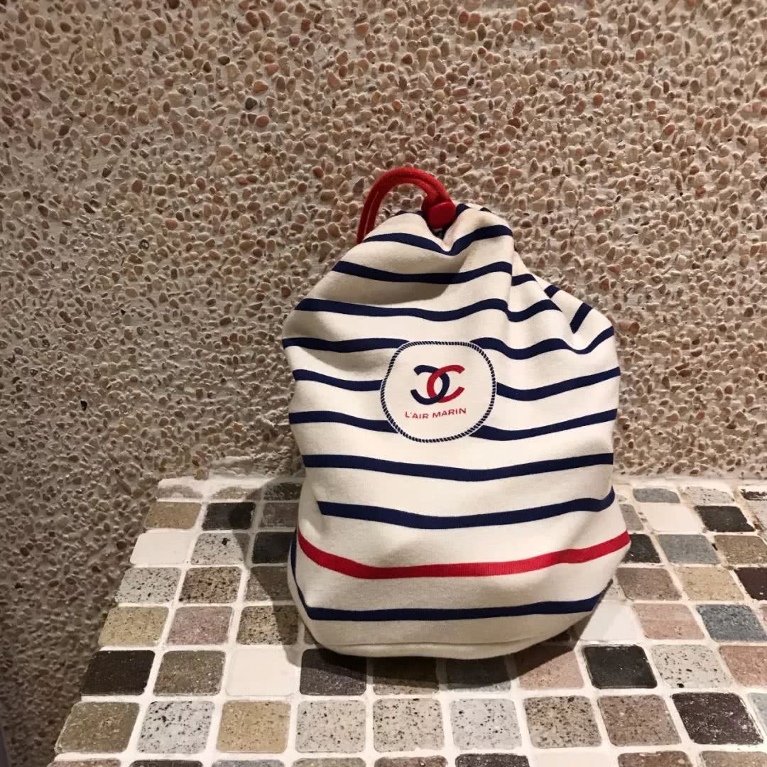 编辑部化妆包大公开,新年出行这样带就够了!