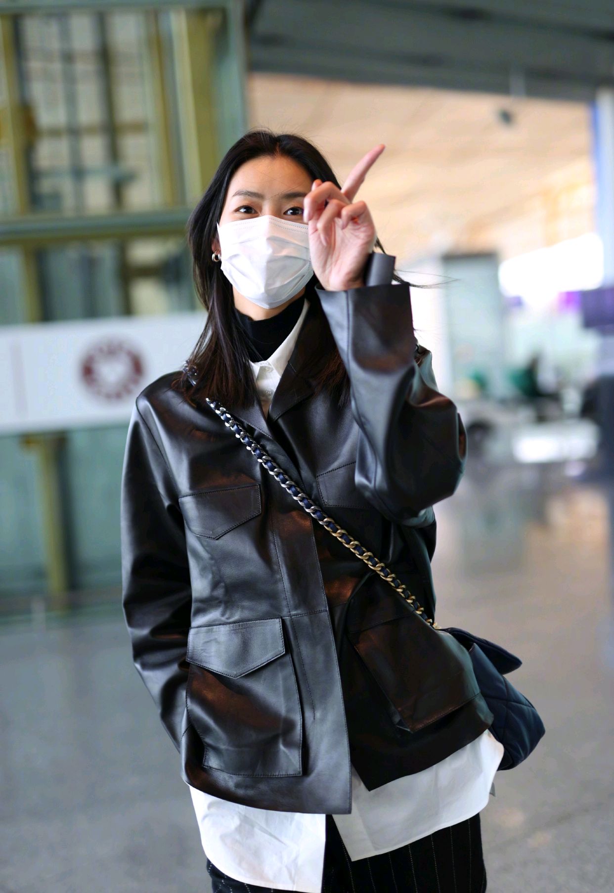 刘雯同款羊羔毛皮衣外套,刘雯的穿搭真高级