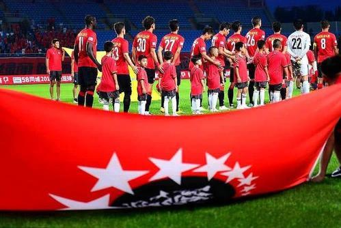 辽足十连冠最新阵容,10赛季辽足重返中超表现惊艳