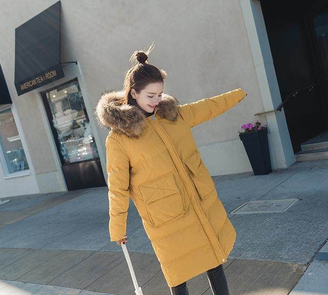 怪不得老婆把皮衣全扔了，如今流行这样的棉袄，保暖又上档次