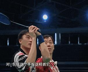 羽毛球杀球和高远球发力一样吗,羽毛球后场被动高远球发力