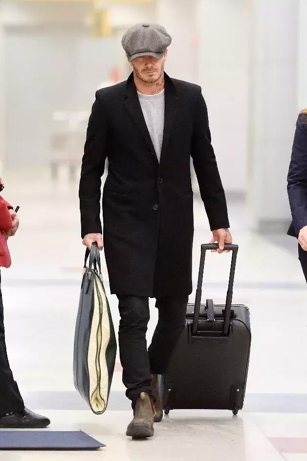 切尔西靴和马丁靴哪个更帅气男士,男人穿切尔西好看吗