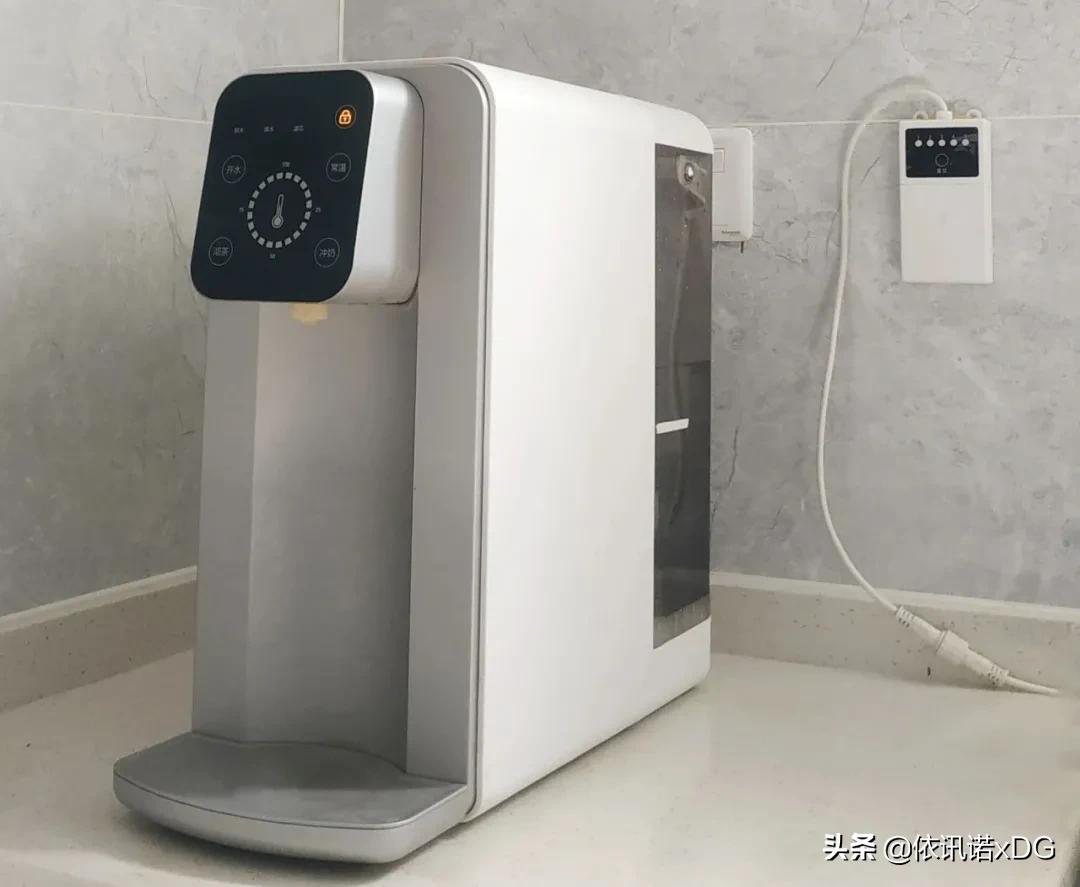 上善若水至柔至坚,上善若水从善如流的意思