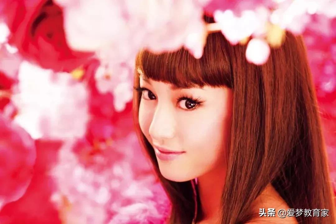 亚洲最狂野女导演，一年出3部新片，半个演艺圈为她站台