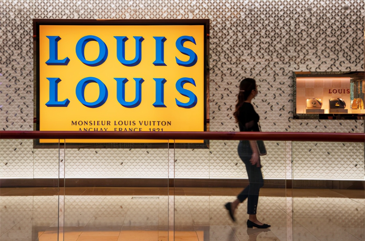 女子花1.2万买包后续,女子花22万元网购被骗