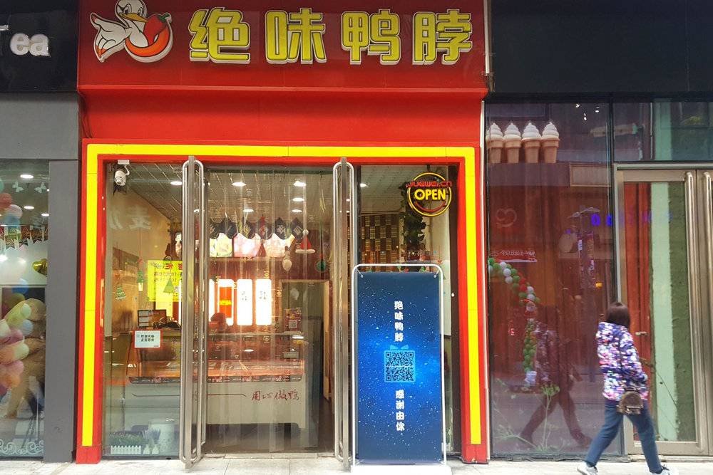 小龙虾为什么只有夏天有,夏天的小龙虾是怎么活的