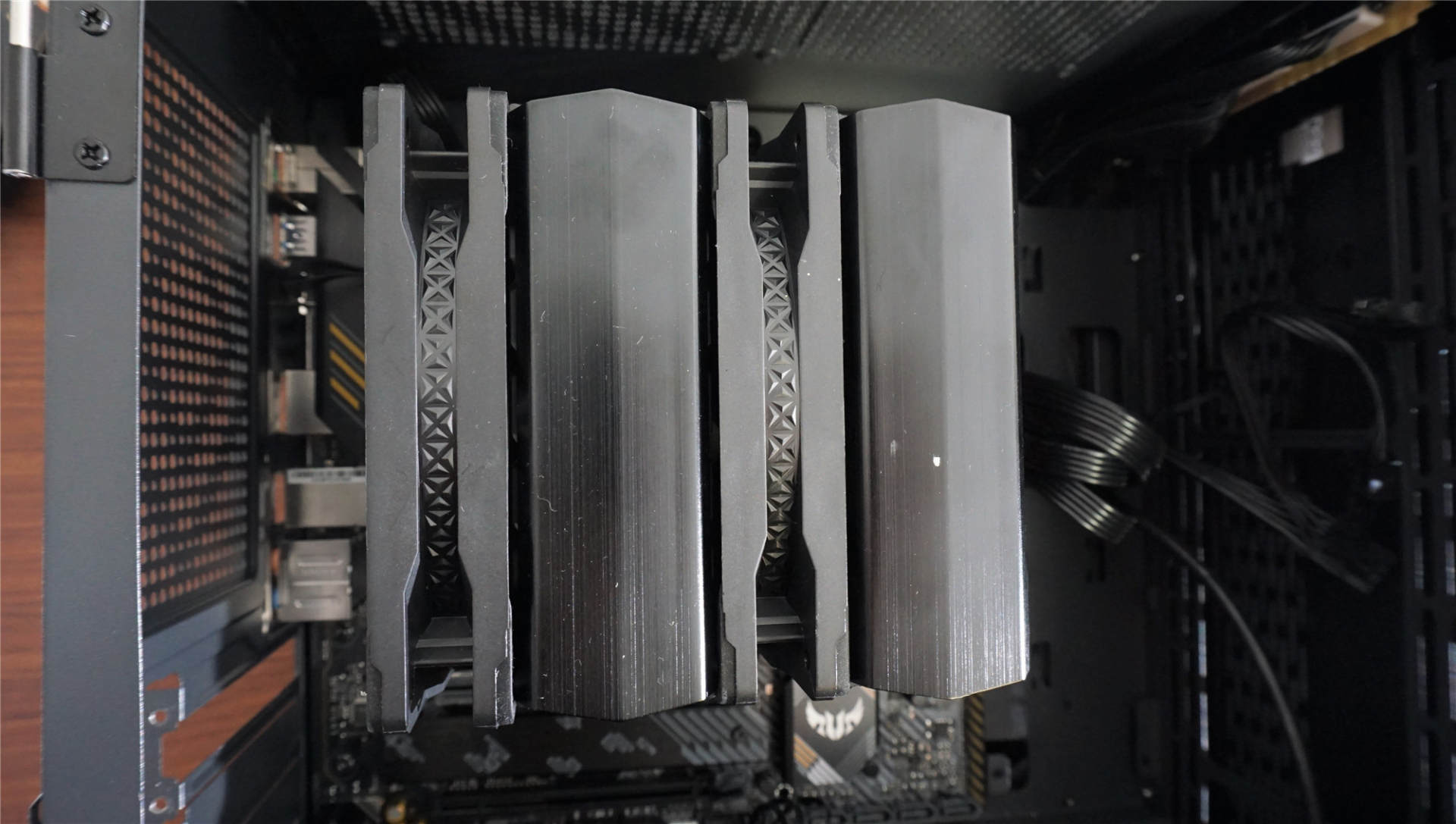 手把手教组装3000电脑最强配置,主机多显卡装机详细全过程