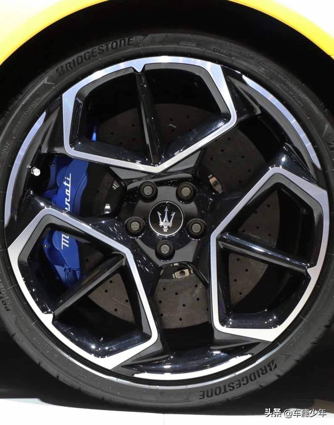 玛莎拉蒂mc20全新最低落地价格,售价210万元玛莎拉蒂mc20全球首发