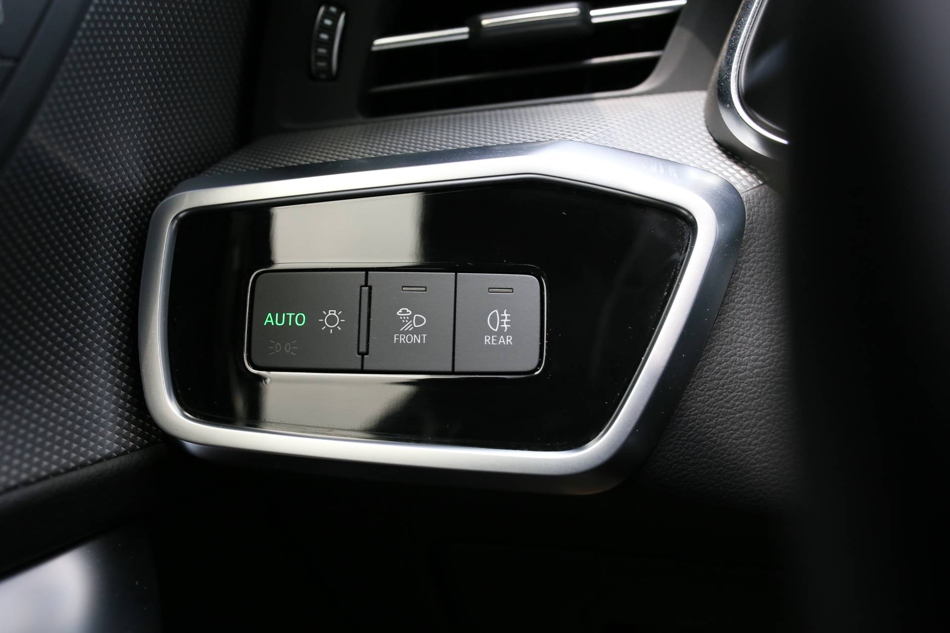 21款奥迪a6l加装座椅加热,23款奥迪a6l防踢垫