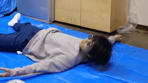 在房间里发射10000颗爆米花,这位日本人真是被居家隔离憋坏了