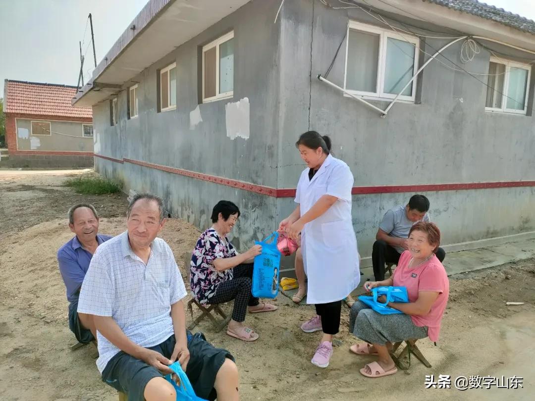 查体车开进村，医生找上门！莱西市市立医院开展“走百村进万家”健康义诊活动