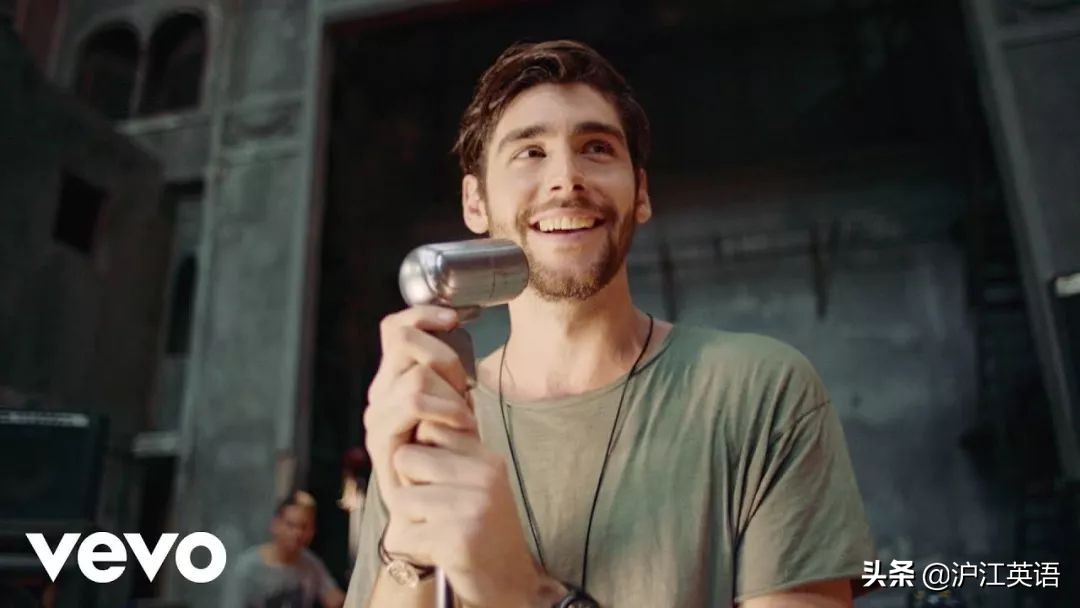 这个国在世界另一边，但铁路直通中国义乌，全民养生却熬最野的夜