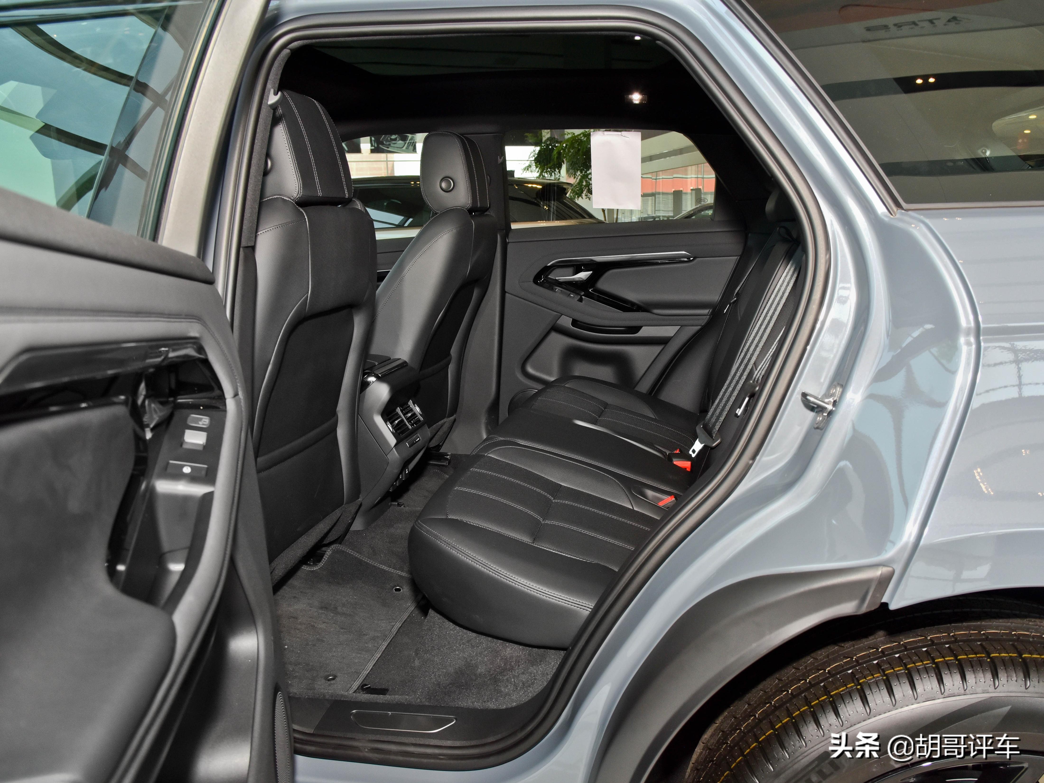 颜值即正义实拍全新路虎揽胜极光,249匹马力的车