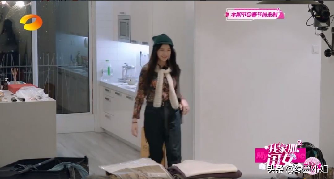 林允重新解锁时尚新看法,林允韩国时尚穿搭