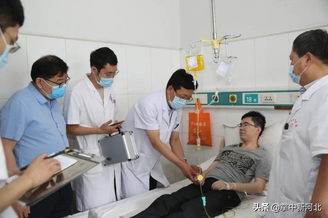 眼科爱眼日护眼宣传照片,开展爱眼护眼义诊活动