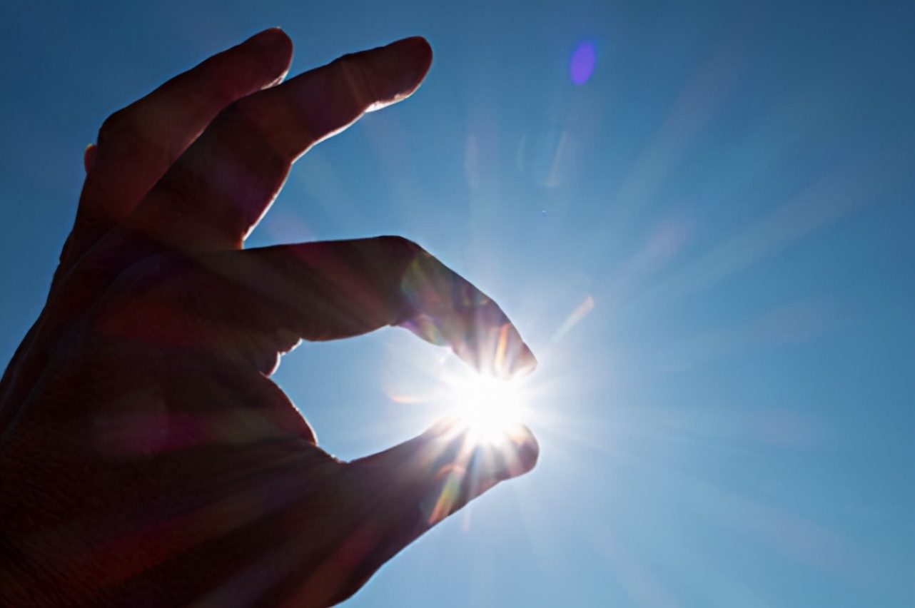 “太阳是我的”：西班牙女人成功注册太阳，这事后来怎么收场的？