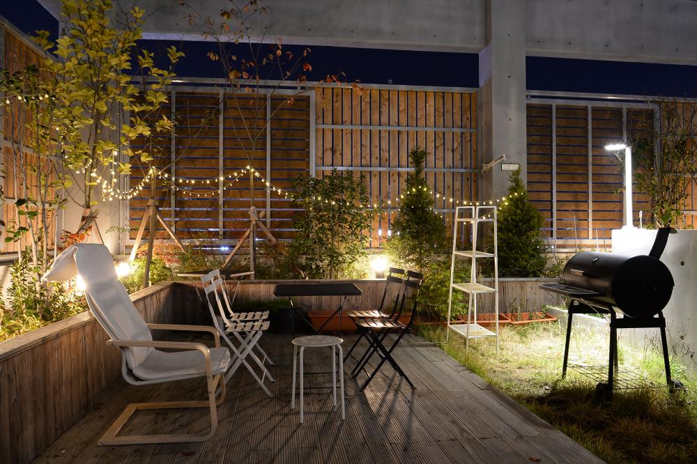 11层顶楼带阁楼露台,顶层带阁楼露台和底层带院子