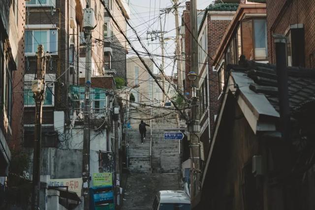 电影《寄生虫》深度解析,寄生虫电影中的空间设计