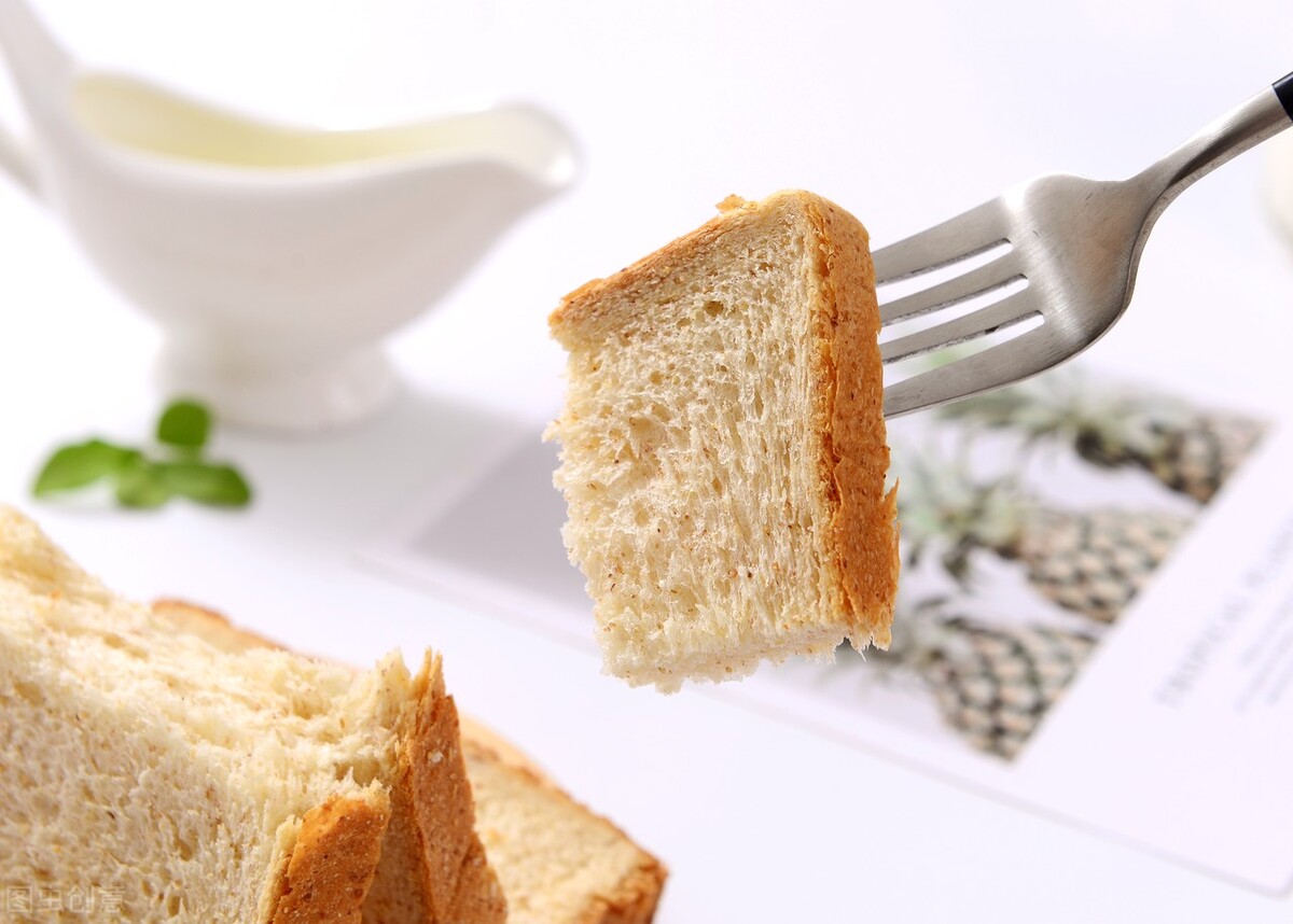 吃饭油渍总溅衣服上,吃饭油渍溅衣服上了怎么快速去除