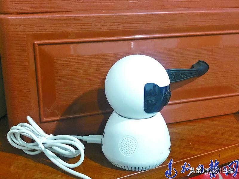 吓出冷汗！半夜，达州女子家中摄像头突然诡谲地转动……