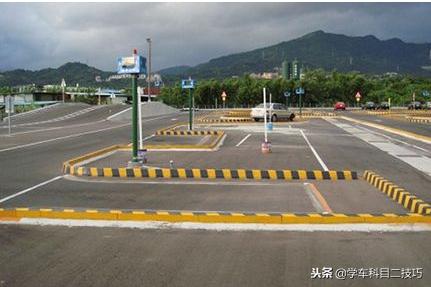 科目二倒库倒过了扣多少分,科目二倒库倒完了回起点吗