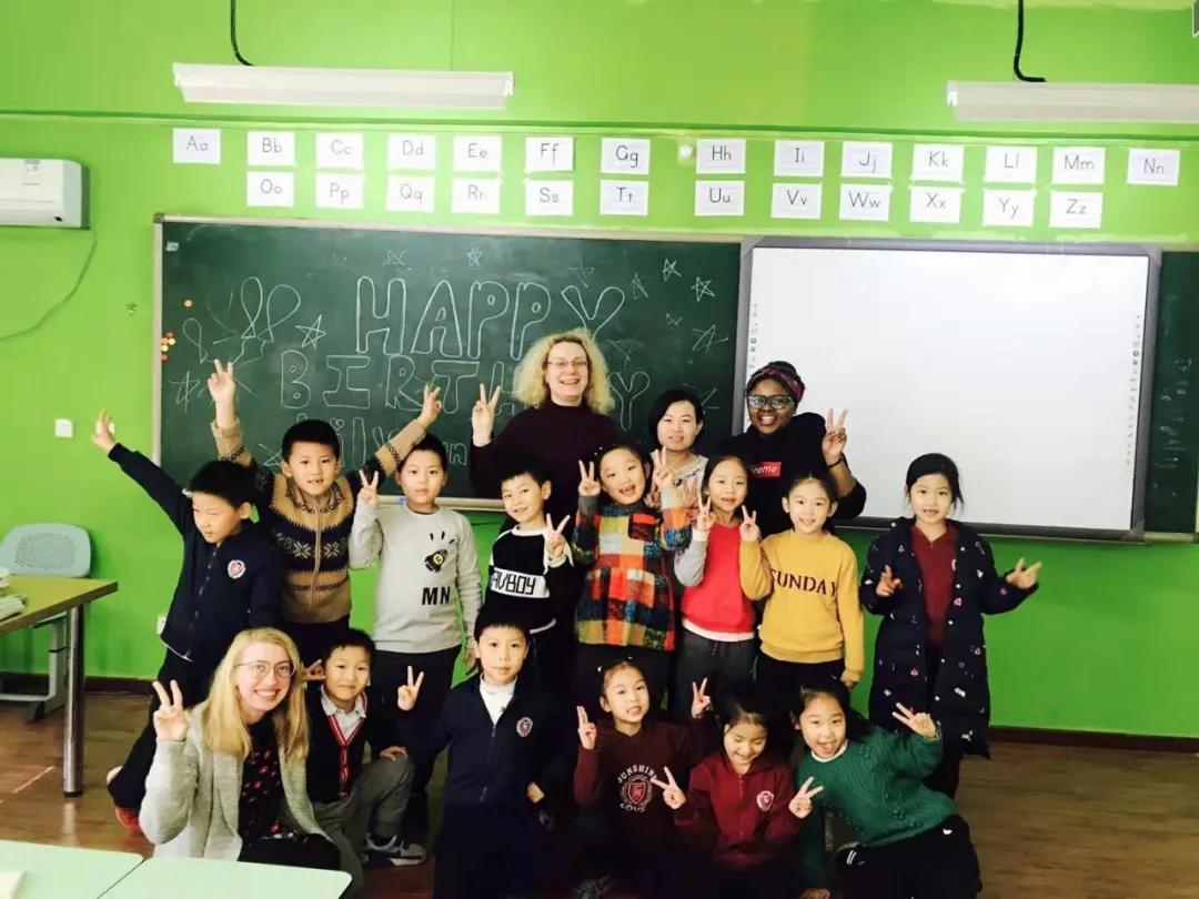 我的教育故事师德师风演讲比赛,我和学生共成长师德师风演讲视频