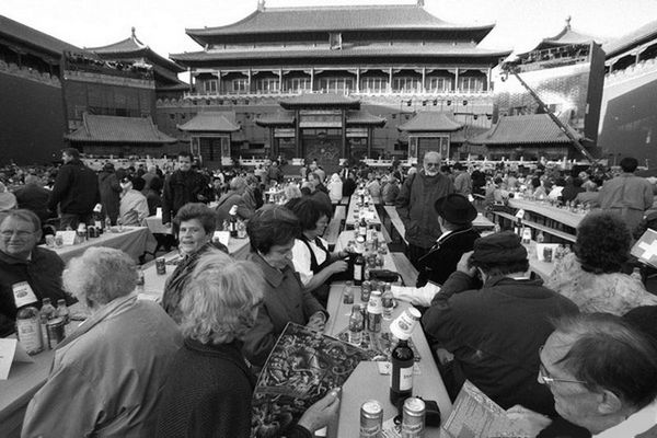 八九十年代北京老照片：北京饭店开起夜市，中关村孕育一批IT精英