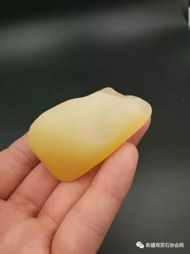 戈壁滩捡玉怎么分辨玉和石头,金丝玉三剑客戈壁滩捡金丝玉