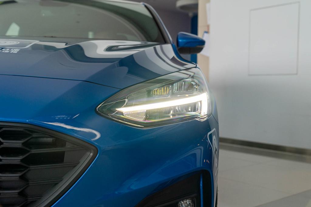 1.5t福克斯发动机是皮带还是链条,体验2021福克斯两厢