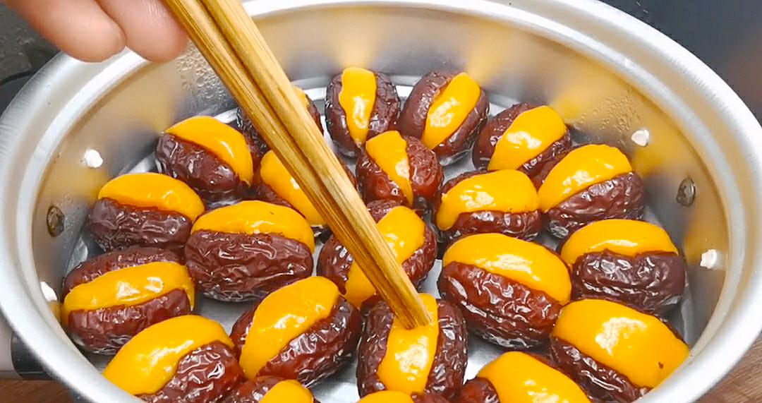 怎样煮鲜枣更甜又好吃,解锁红枣新吃法三蒸三晒软糯香甜