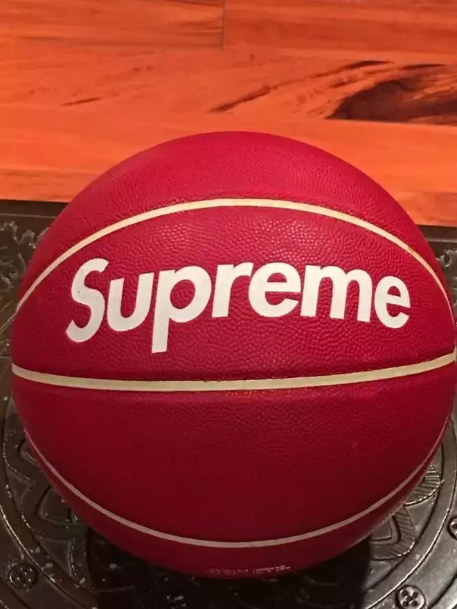 supreme初代tnf,宇宙supreme