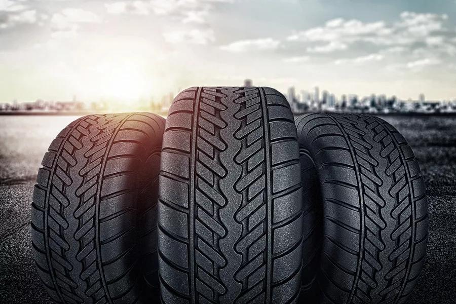 汽车总跑偏,汽车向右跑偏怎么解决