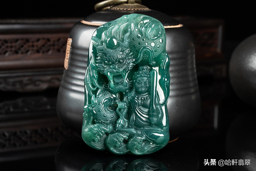 虚空藏菩萨顶级翡翠激光雕刻,佛教四大菩萨翡翠雕刻