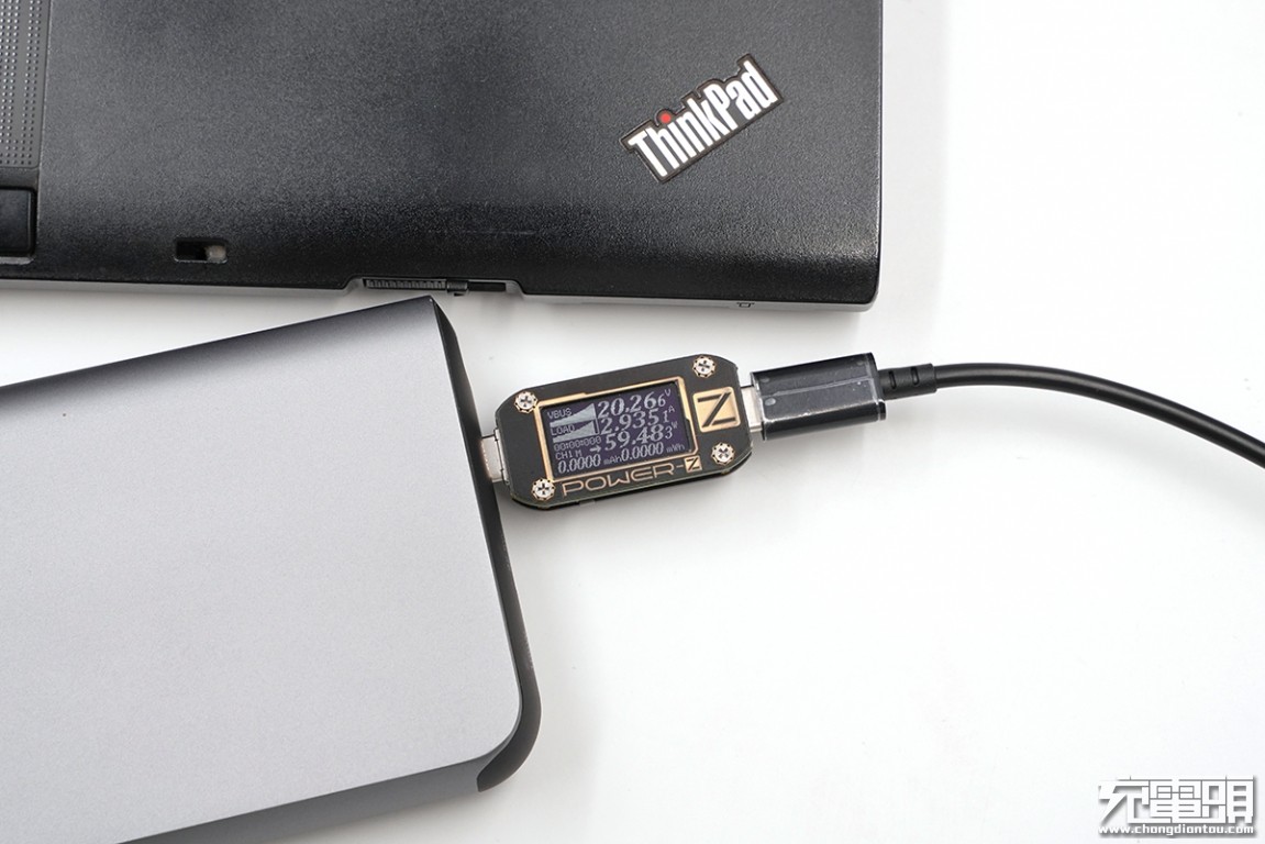 绿巨能22.5瓦充电器,绿巨能18w移动电源评测