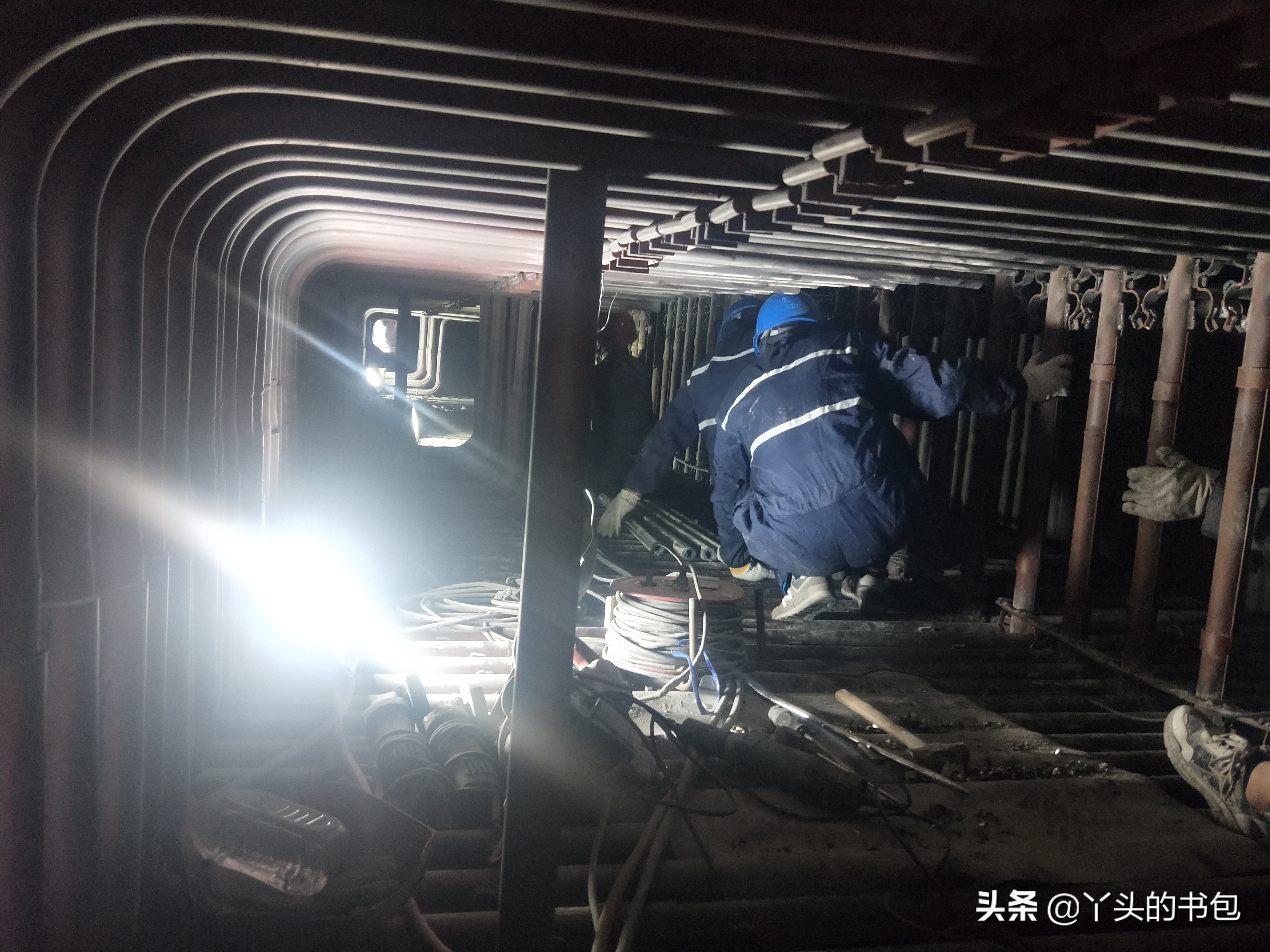 电厂工作人员辛苦了图片,电厂一线工人累不累