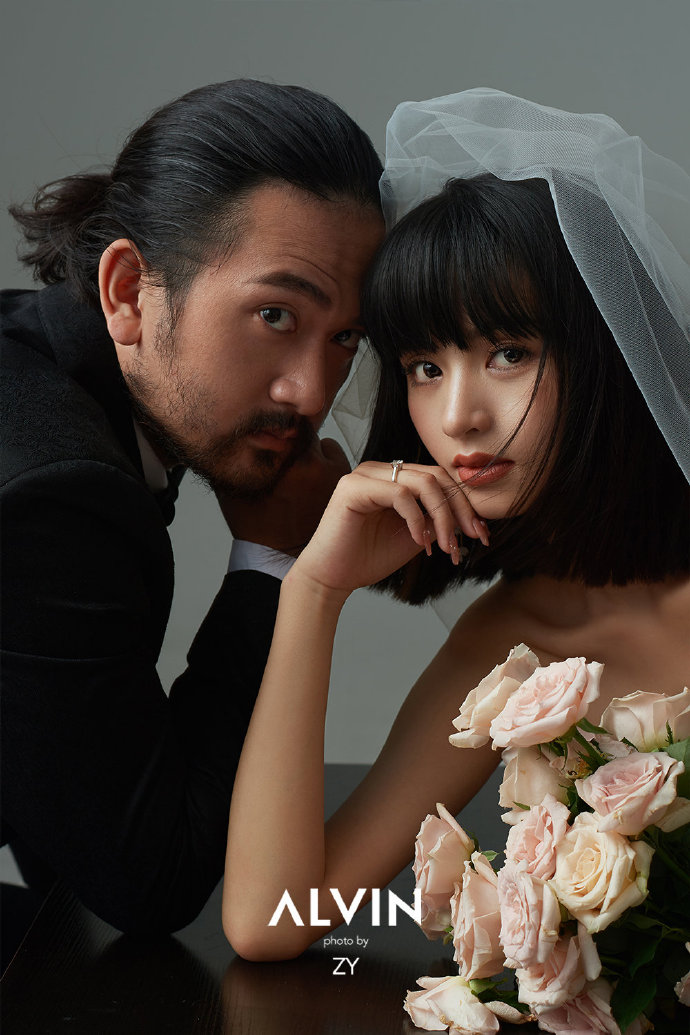 学识加成美得自然真实！温大老师像吴彦祖张震，思政老师撞脸Lisa