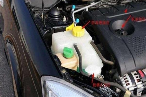 最新版汽车玻璃水加满了有影响吗,如何检查汽车玻璃水有没有加满