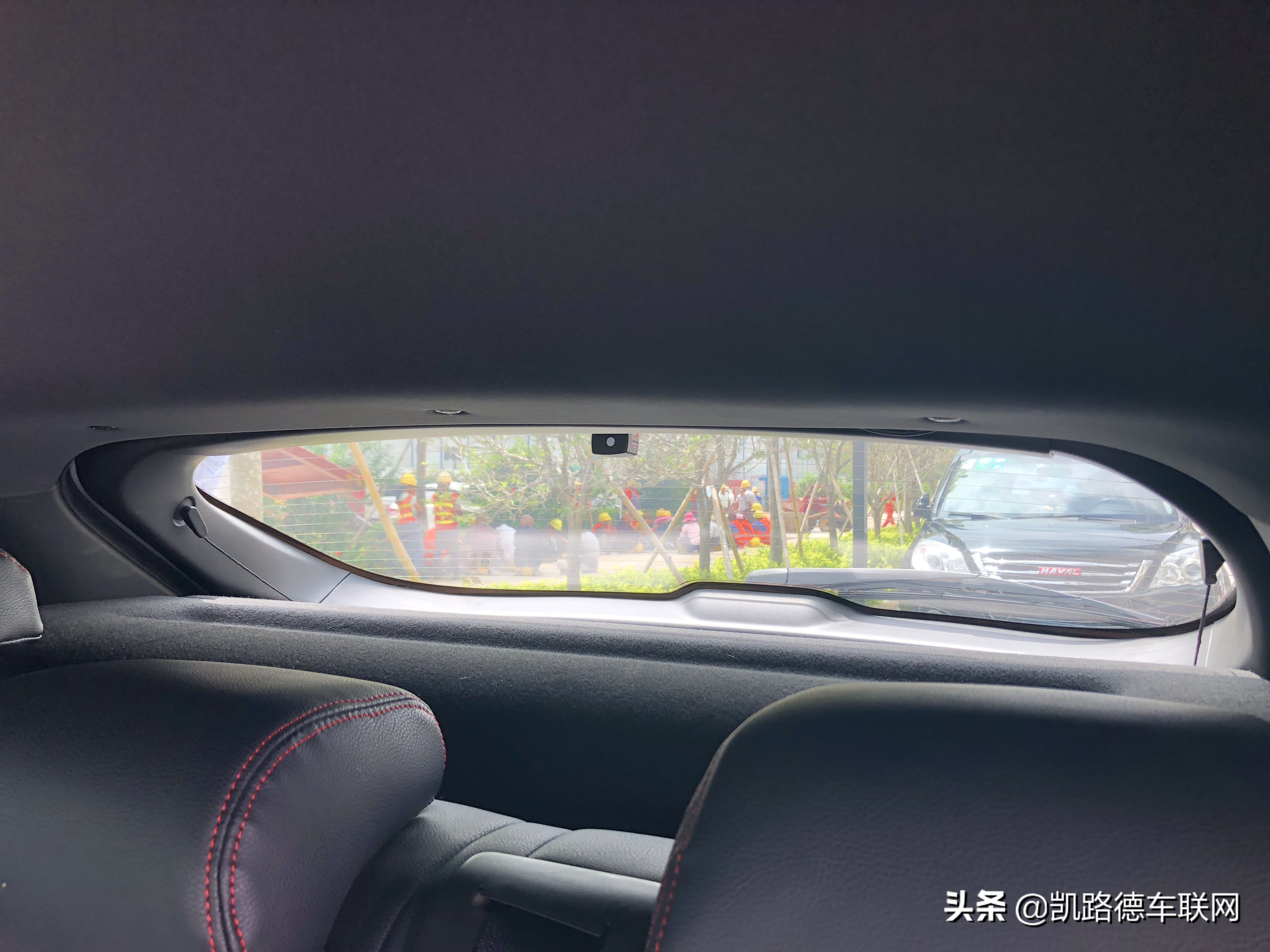 行车记录仪后摄像头安装哪里正确,行车记录仪后摄像头装哪个位置好