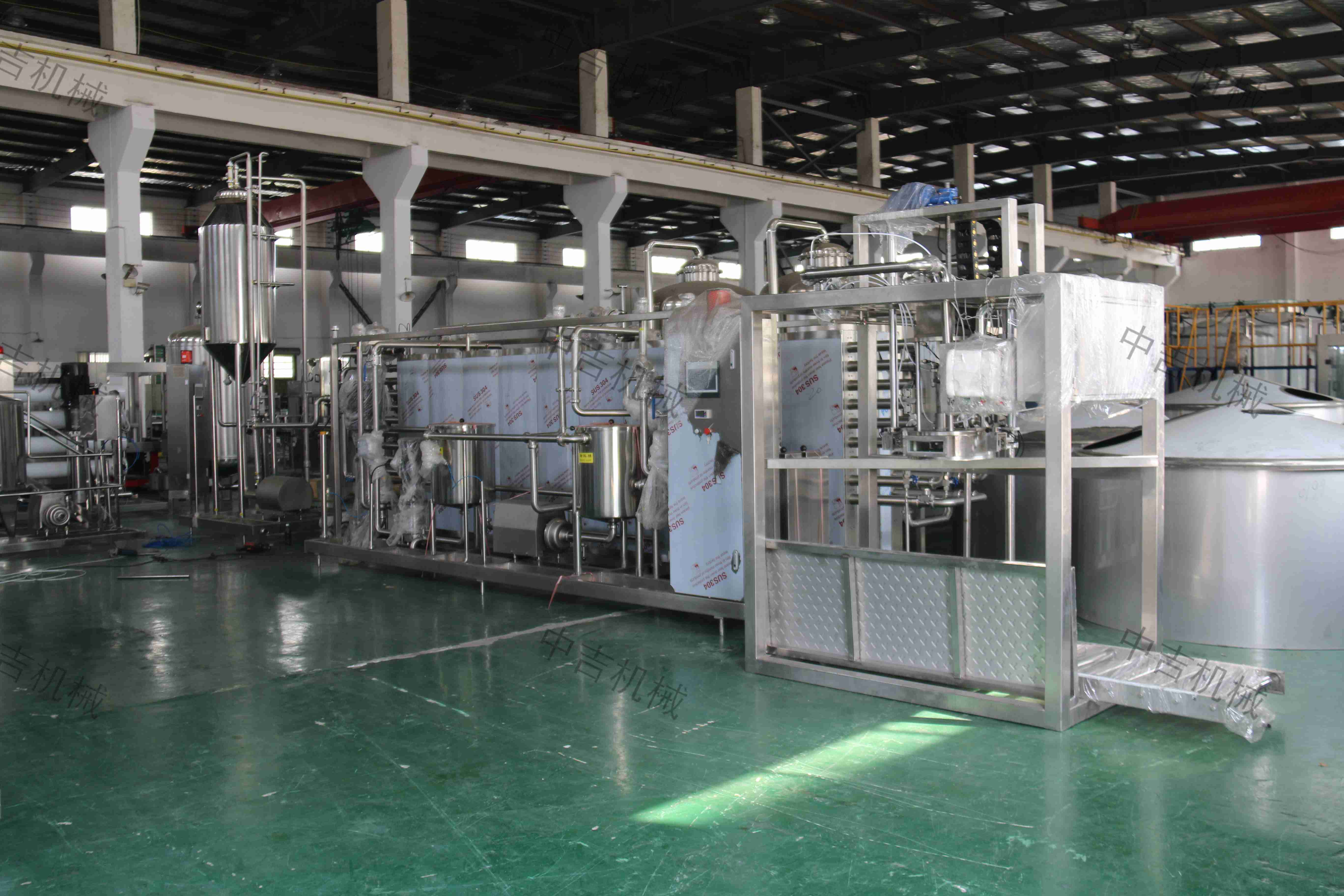 摆摊鲜榨果汁需要什么设备,新榨果汁生产线设备