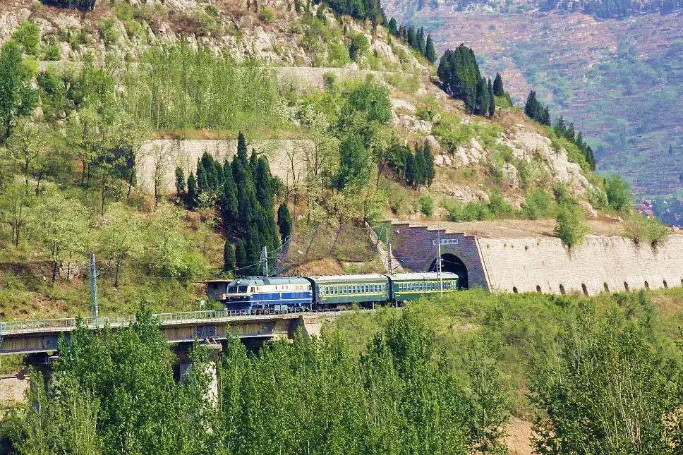 最近网红火车,中国铁路网红火车