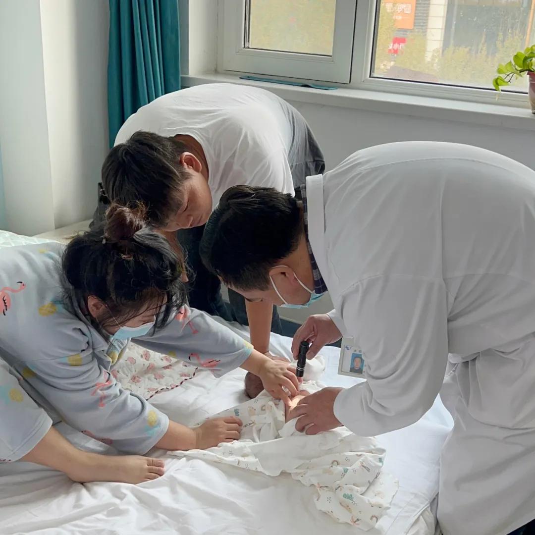 你俯身弯腰的样子，真帅！记沈阳长峰中医院一次大查房